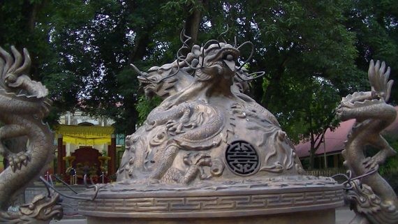 Dragon Urn, Hanoi Citadel